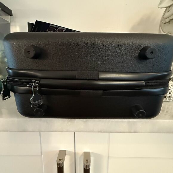 NWT Triforce Elite Performance Travelware Hard Shell Matte Black Beauty Case 12" - Picture 7 of 12